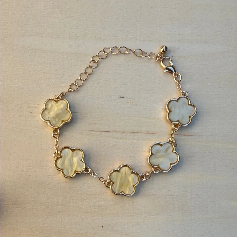 Elegant Gold and Yellow Flower Bracelet - Picture 1 of 1
